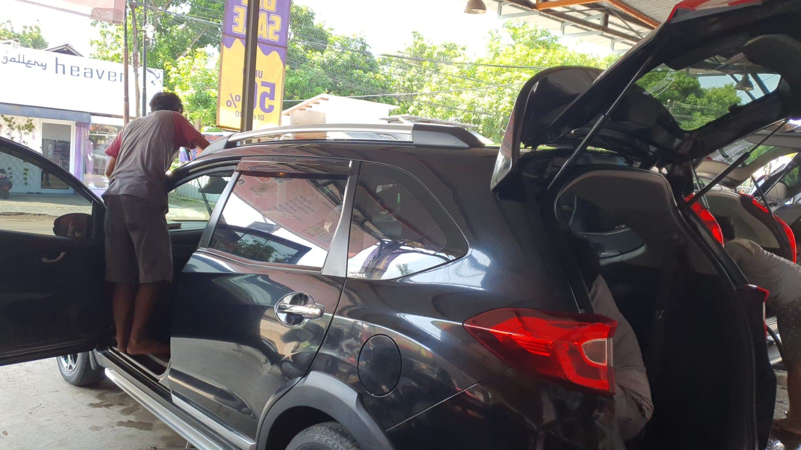 Salon Interior Mobil di Jakarta Int'l Denso Cirebon: Perawatan Kendaraan Terbaik 2025