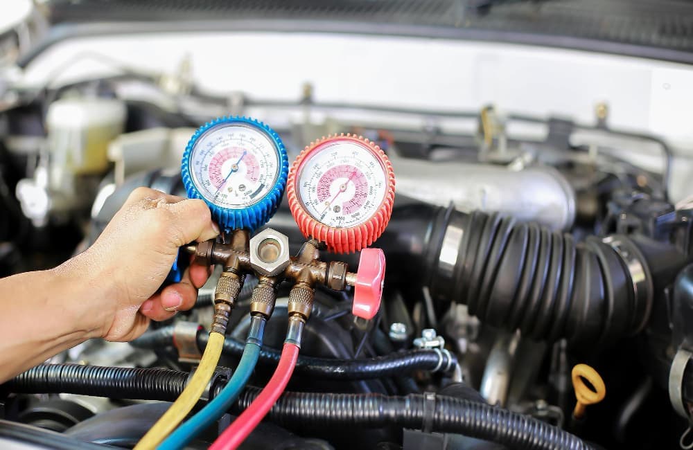 Layanan service AC dan mesin mobil di Cirebon