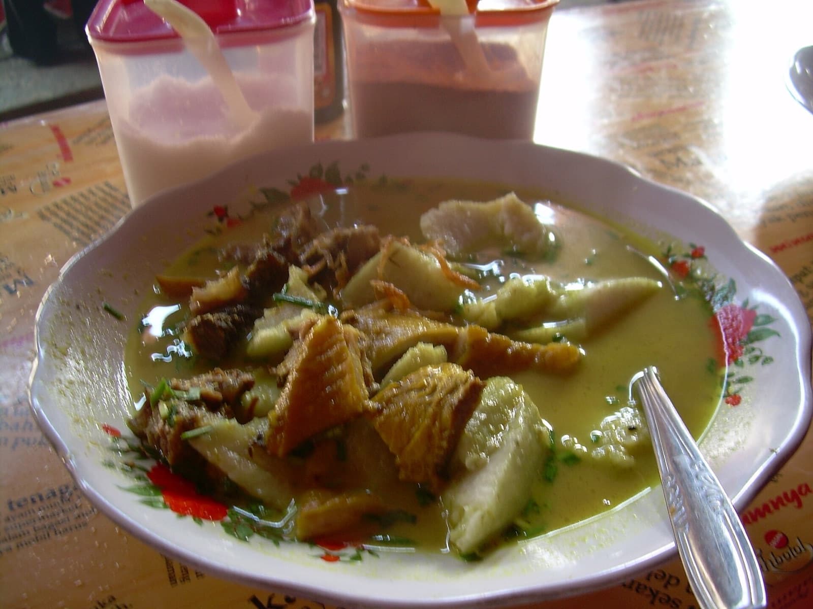 Empal gentong, sup daging khas Cirebon